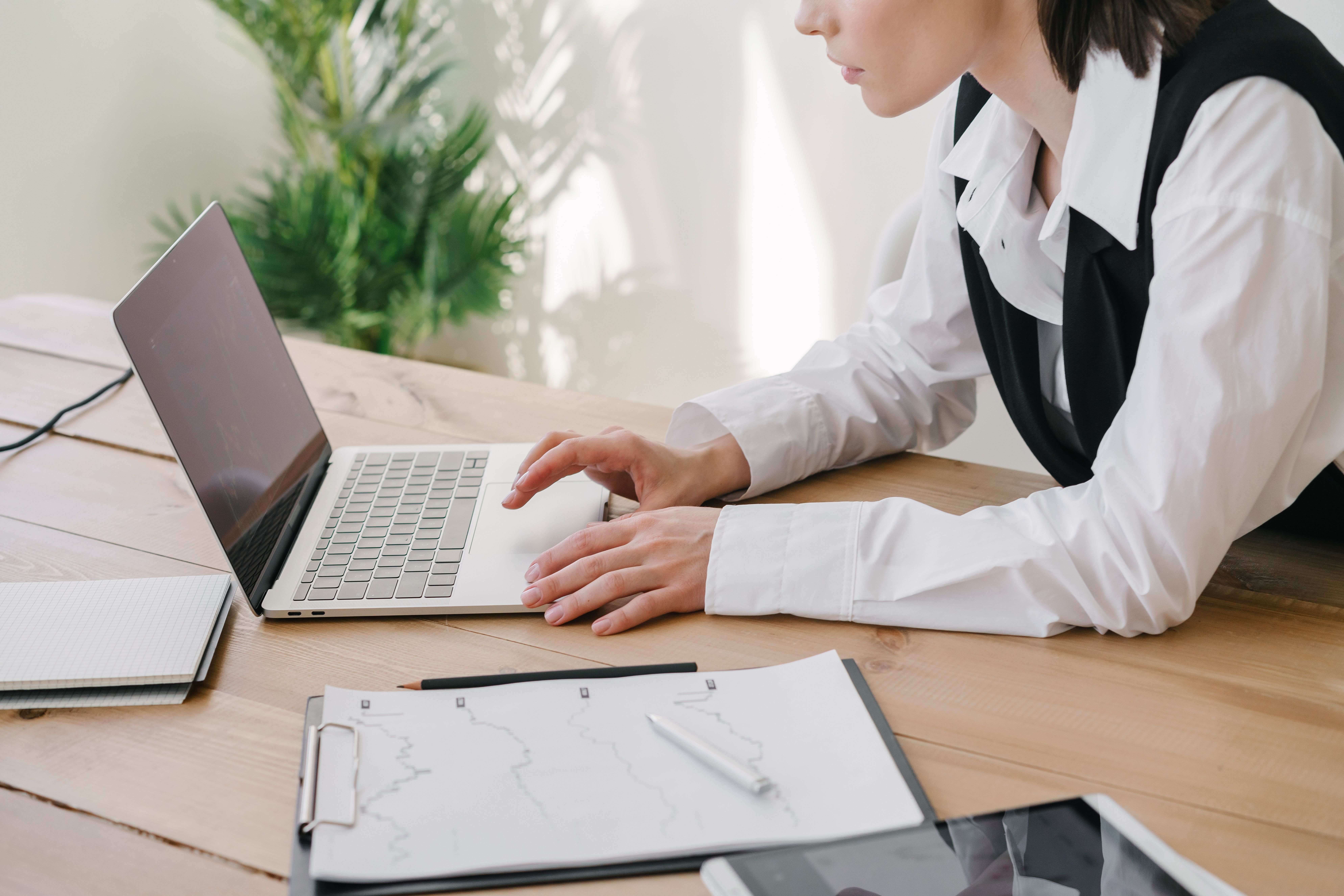 are people reading your internal communications